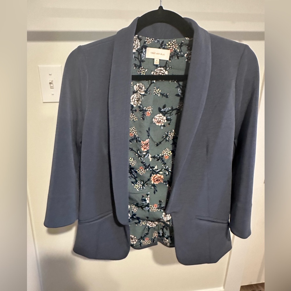 Beautiful floral lined blazer, XS